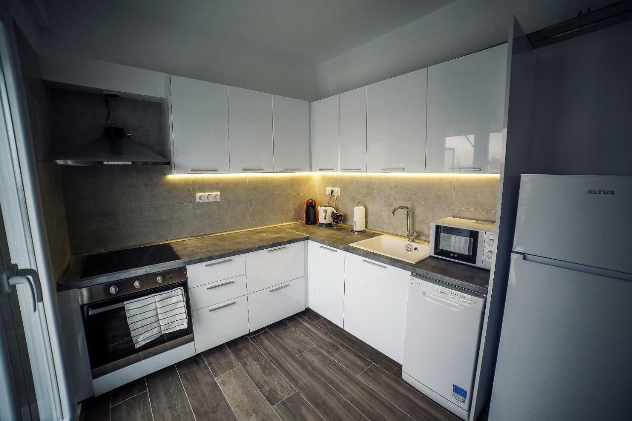 Seaview Deluxe Apartments Солун Екстериор снимка